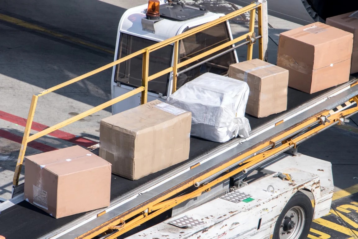 Hành lý ký gửi chấp nhận các vật dụng cồng kềnh hơn hành lý xách tay nhưng cũng cần tuân thủ các quy định đóng gói của hãng hàng không
